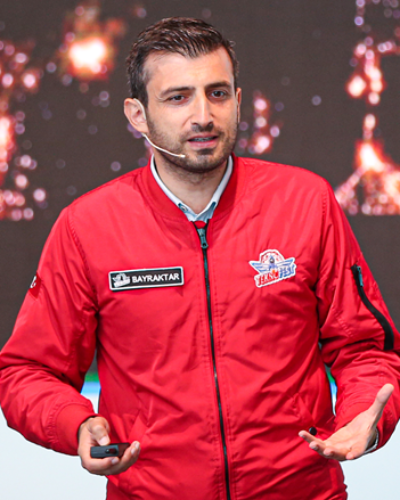 Selçuk BAYRAKTAR Kimdir?